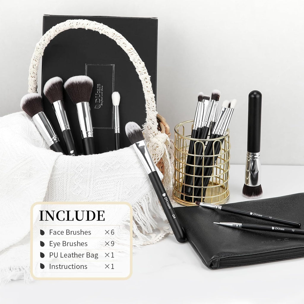 Makeup Brushes with Bag,15Pcs Christmas Makeup Brush Set Travel Kabuki Foundation Blending Blush Eyeliner Shadow Brow Concealer Brushes Kit