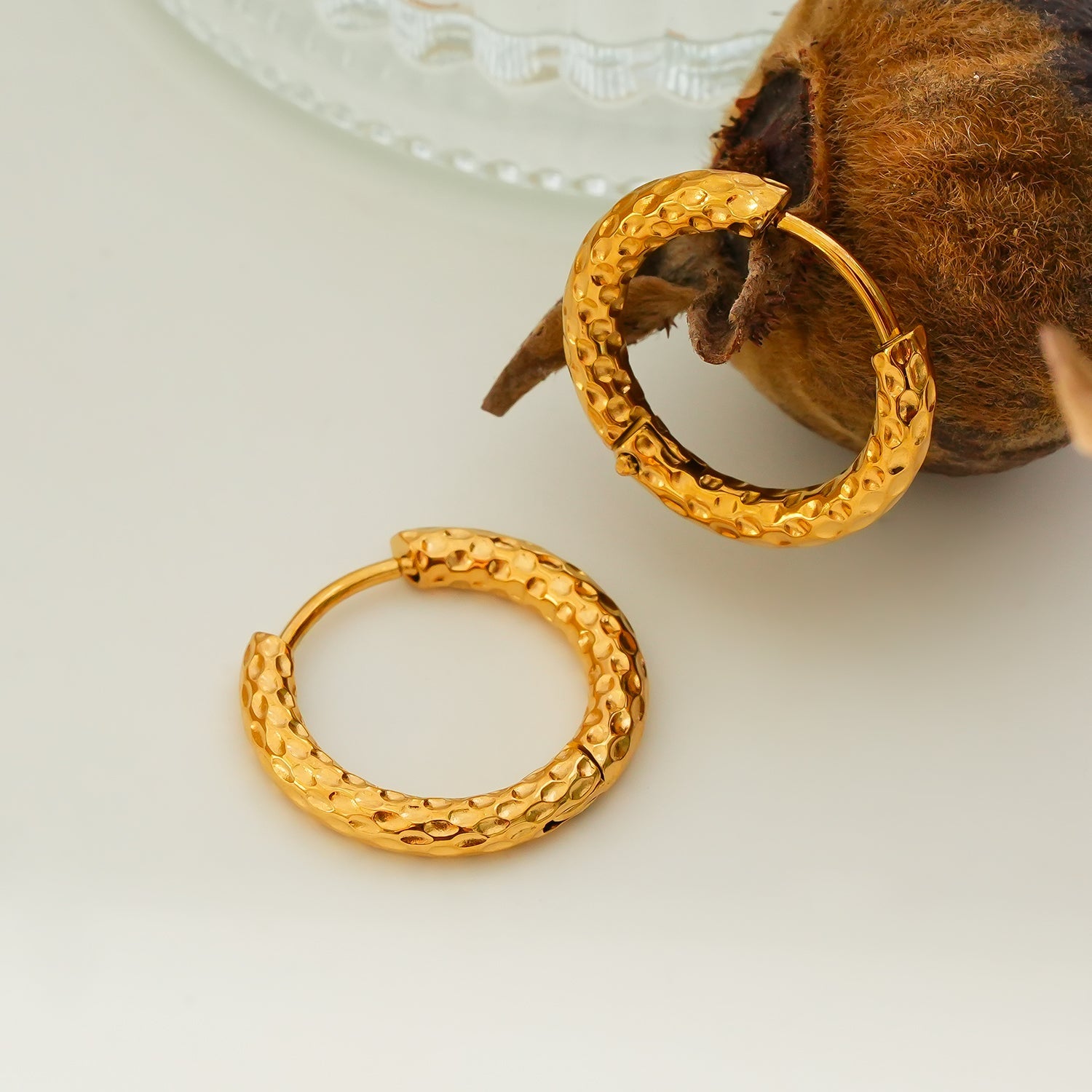 EDGWARE Gold: Decorative Hammered Hoop Earrings
